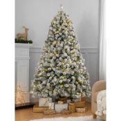 (R3) Trader’s Lot - Pallet Of Approx 16x Mixed Christmas Trees. To Include: 6ft Pine Cone And Berry