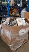 (P) Trader’s Lot Of Mixed Ex-Display Lighting Items. Contents Of Pallet.