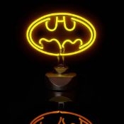 (R8) 15x Model Items. 1x Batman Neon Light. 3x Batman Projection Light. 1x The Last Of Us Part II E
