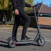 (7C) RRP £269. Red5 Electric Scooter . 13MPH, 12 Miles Travel Per Charge. (110x 113x 42cm). (Unit