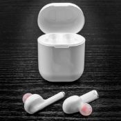 (7L) Lot RRP £300. 15x Red5 True Stereo Earbuds RRP £20 Each. (Units Have Return To Manufacturer St