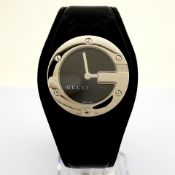Gucci / 104 - Lady's Steel Wrist Watch