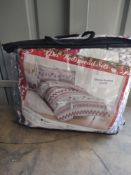 Queen size 3pc bed spread set. RRP £39.99 - GRADE U
