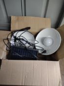 2 solar powered hanging lights. RRP £14.99 - GRADE U