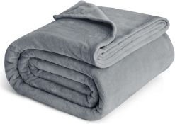 Bedsure Sherpa Fleece Throw Blanket. RRP £21.99 - GRADE U