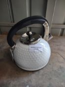 Kitchen kraft whistling kettle. RRP £34.99 - GRADE U