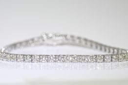 7.03 Carat Diamond Tennis Bracelet in 18 Carat White Gold