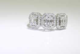 Diamond Ring Set in 18ct White Gold