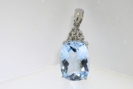 Pendant Blue Topaz & Diamond