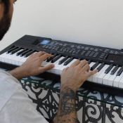 (11G) Lot RRP £118. 2x iDance G-200 Electronic Keyboard RRP £59 Each. (All Units Have Return T...