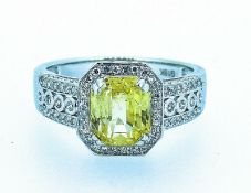 Certified 3.20 CT Yellow Vvs Untreated Sapphire & Diamonds Ring