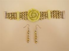 A Lemon Jade and Pearls Bracelet and Earrings Set