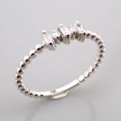 Certificated 14K White Gold Diamond Ring / Total 0.12 ct