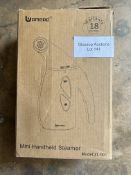 Mini Handheld Steamer. RRP £24.99 - GRADE U