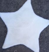 4 brand new super soft white rugs star shaped 90x90cm