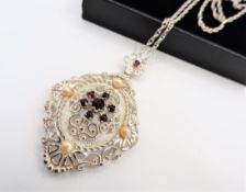 Art Nouveau Style Sterling Silver Pendant Necklace New with Gift Box.
