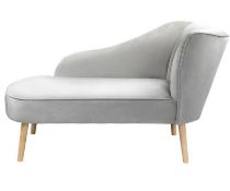 (54/6K) RRP £195. Lara Luxury Velvet Chaise Longue Silver. (H75x W125x D61cm). Floor To Seat Heig...