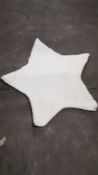 (105) Lot RRP £139.93. 7x Soft Star Rug 90x 90cm RRP £19.99 Each Cream/White. (All Units Are New)