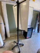 Mobile Flip Chart Easel On Wheels (Ref 2)