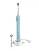 Title: (148/10B) Lot RRP £125. 2x Items. 1x Oral-B Pro 3 3500 Black Edition Electric Toothbrush &