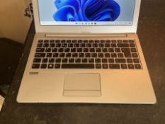 CLEVO N131WU Windows 11 Laptop 13