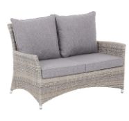 (29/Mez) RRP £299. Hartington Florence Collection Rattan 2 Seater Sofa With 4x Cushions. (Unit Ap...