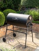 (100/Mez) Lot RRP £80 – 2x BBQ Items. 1x UniFlame 75cm Charcoal BBQ Grill RRP £60. 1x Expert Gril...