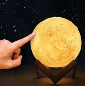 Title: (35/D1) Lot RRP £120. 6x Colour Changing Moon Lamps RRP £20 Each. (Items Have Return To
