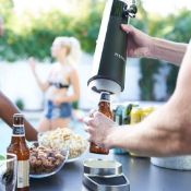 Title: (86/R9) RRP £119. Fizzics DraftPour Home Beer Tap. (Item Has Return To Manufacturer Sticker)