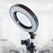 Title: (190/1F) Lot RRP £159. 8x Red5 Vlogging Items. 5x Vlogging Kit LED Ring Light RRP £20 Each.