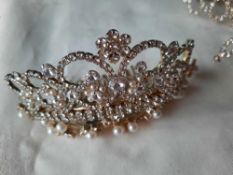 Vintage/Vintage Style Bag of Jewellery and Handmade Brooches