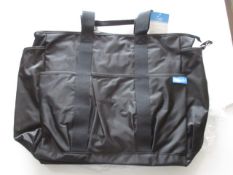 10pcs Brand new Caboodle Baby changing bag sets ,, come complete with changing mat , insulated