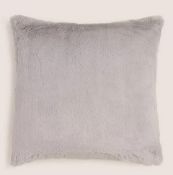 (137/6K) 17x Super Soft Faux Fur Cushions. Dimensions: (H43x W43cm Each)