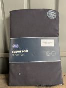 Silent Night Duvet Set. RRP £38.00 - GRADE U