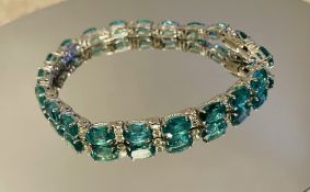 Beautiful 14.5ct Natural Emerald Bracelet with Natural Diamonds & 18k Gold