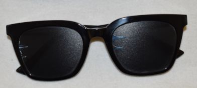 Gentle Monster Sunglasses Momati 01