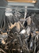 (Lot 97) 250 x Bead Pattern Stainless Steel Dessert Forks