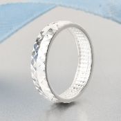 New! Sterling Silver Diamond Cut Band Ring