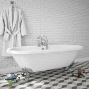 1500 Traditional Double Ended Roll Top Bath. Appears New & Unused. No Feet