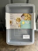 4 x Cake Tins 13X9X2Inch. RRP £32 - Grade U