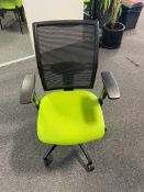 1 x Adjustable Swivel Chair