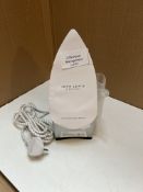 John Lewis steam iron. RRP £25 - GRADE U