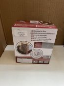 Petsafe staywell microchip cat flap. RRP £45 - GRADE U
