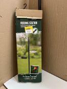 Bird feeding station. RRP £50 - GRADE U