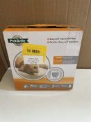 Petsafe staywell classic cat flap. RRP £35 - GRADE U
