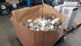 Title: (105/P) Contents Of Pallet Ð A Quantity Of Mixed Ex Display Lighting Items.Description: (