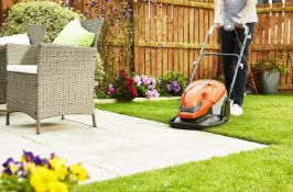 Title: (72/5K) Lot RRP £228 Ð 2x Flymo Lawn Mower Items. 1x EasiGlide 360V RRP £149. 1x Hover Vac