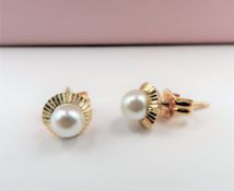 9k Yellow Gold 4mm Pearl Stud Earrings New with Gift Box