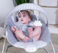 Title: (82/10A) Lot RRP £115. 3x Items. 2x Red Kite Linen Collection Cozy Bouncer Grey RRP £40 Each.
