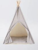 Title: (158/11B) Lot RRP £157. 14x Pet Items. 3x Grey Polka Dot Teepee Pet Bed RRP £16 Each. 8x